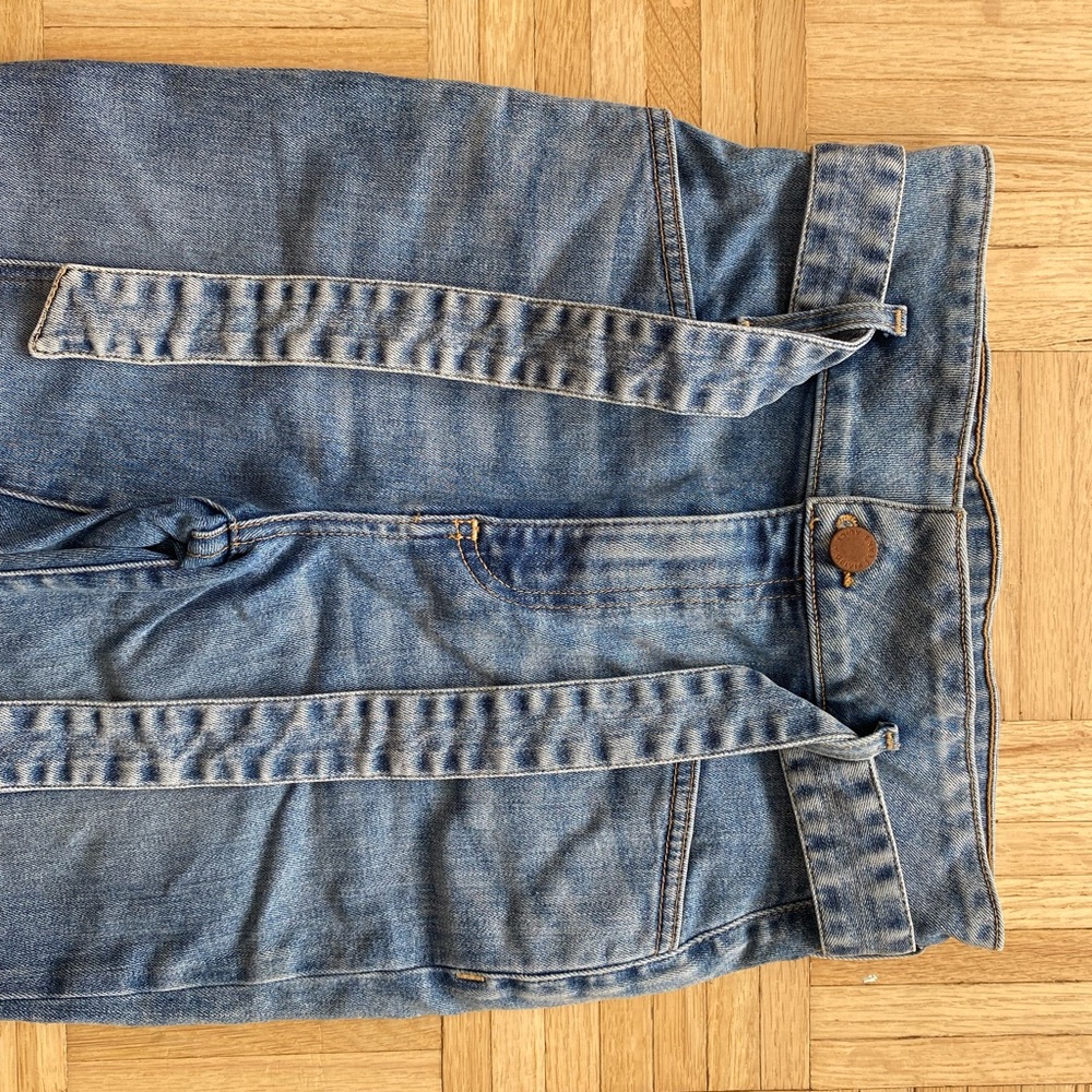 Alice + Olivia Jeans - Picture 2 of 4